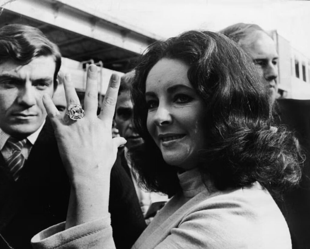 anillo de compromiso de elisabeth taylor