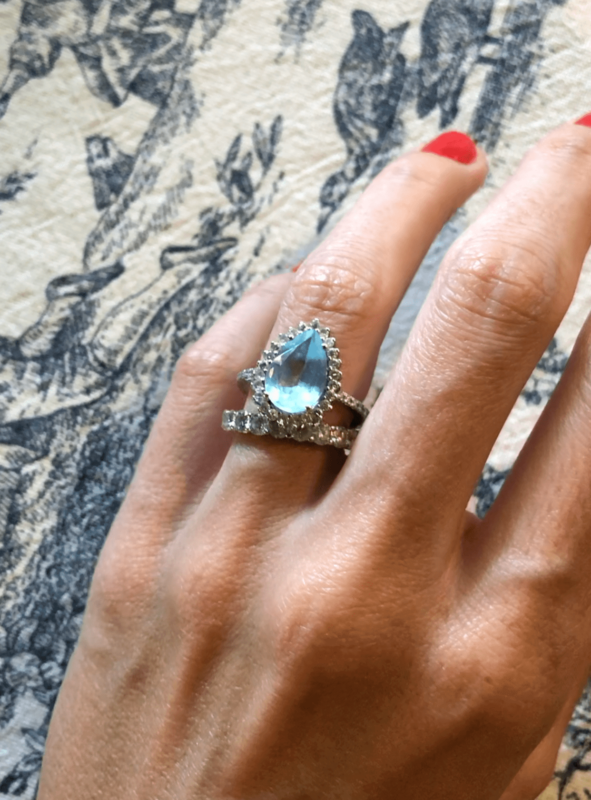 anillos de compromiso azules