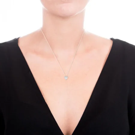 collar en v de diamantes