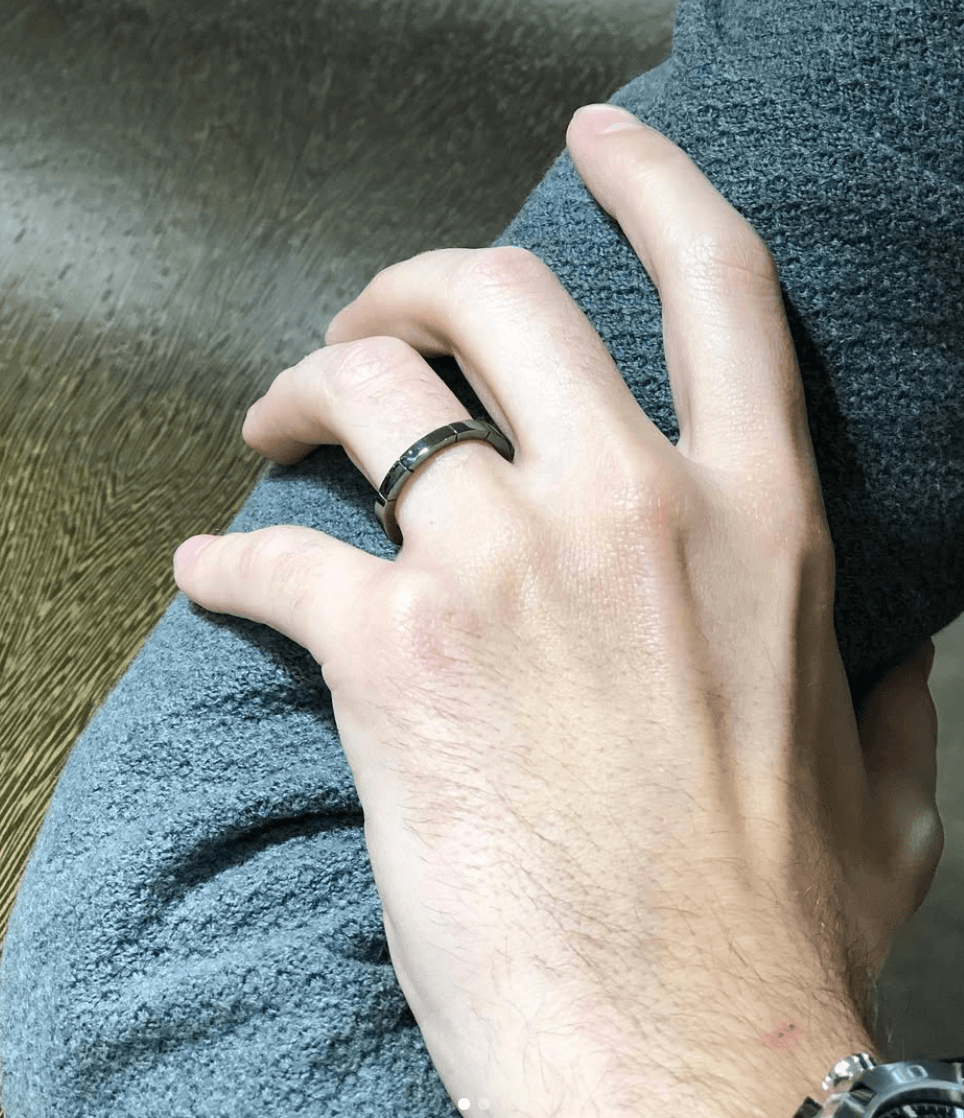 Anillo Compromiso Y Donde Se Debe Llevar El Anillo De Matrimonio Los Hombres Llevan Anillo De Compromiso? Significado Y Consejos