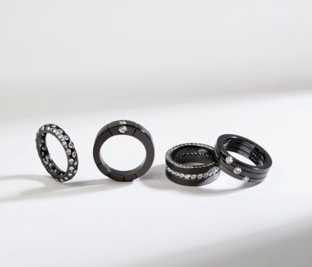 colección de alianzas negras realizadas de forma artesanal en oro de 18kt y diamantes certificados